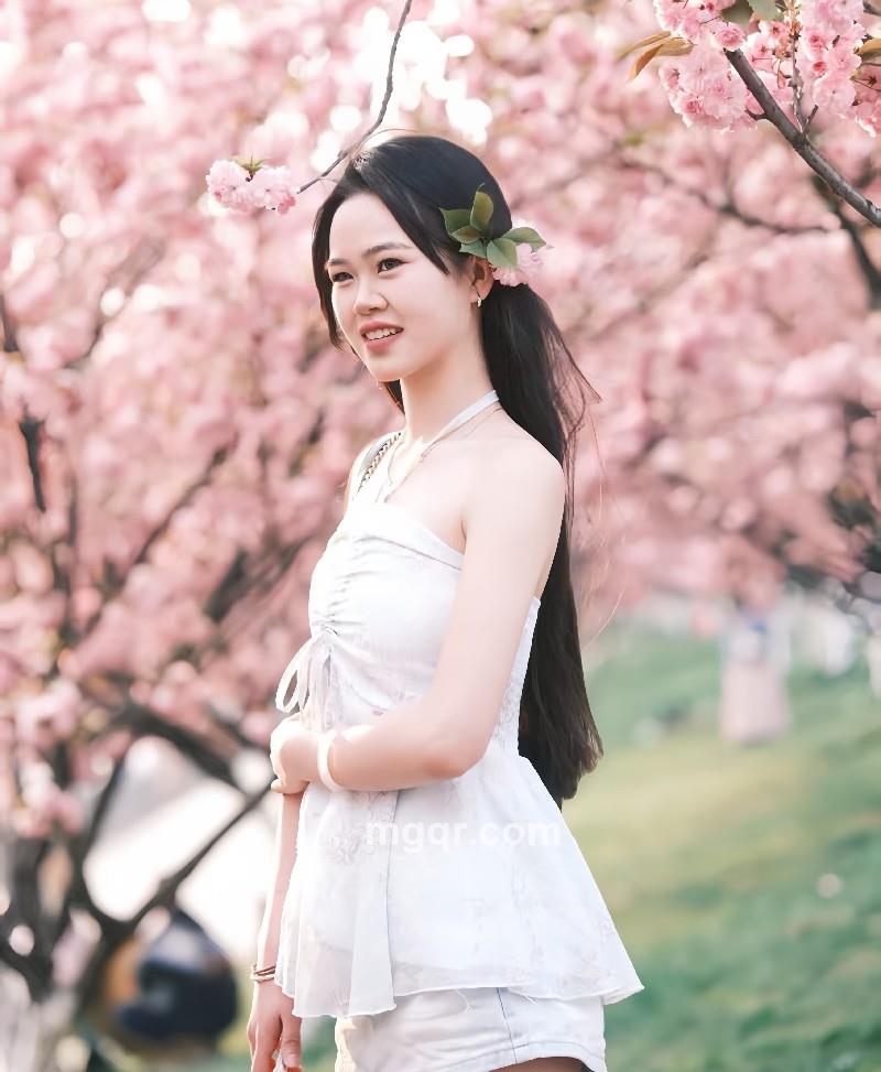 芹芹很温柔??的第3张照片