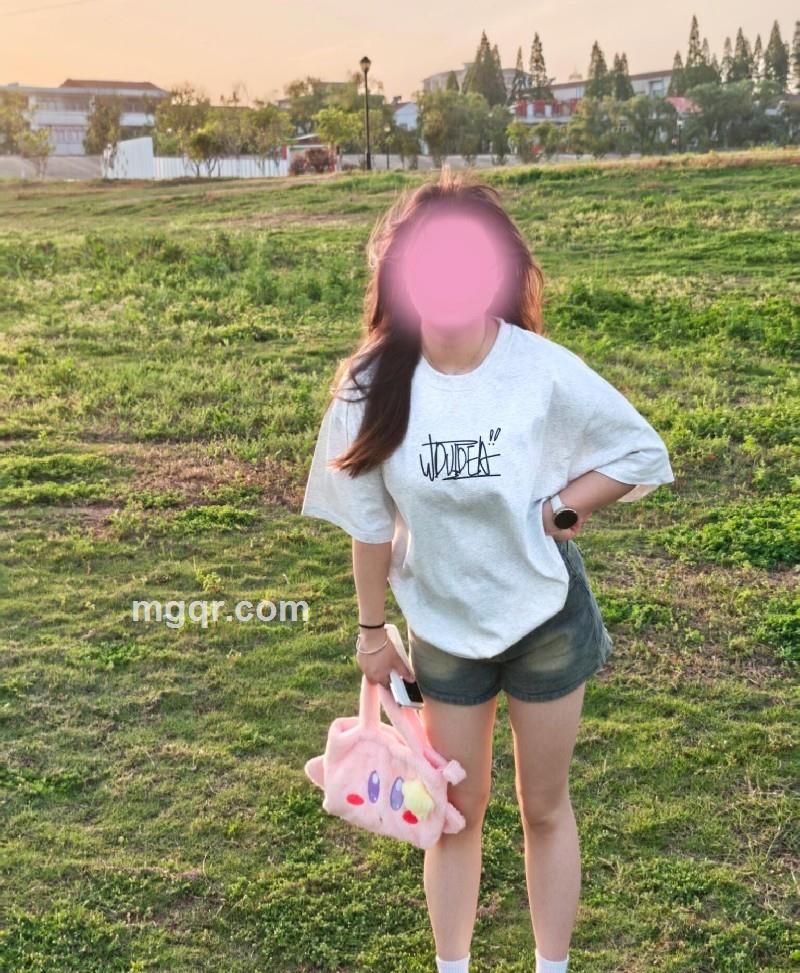 困的睡不着的照片