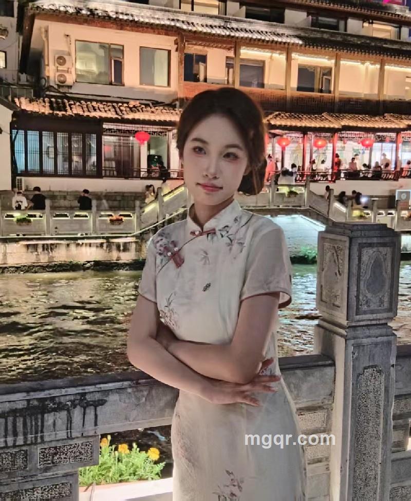 黄华乃的第2张照片