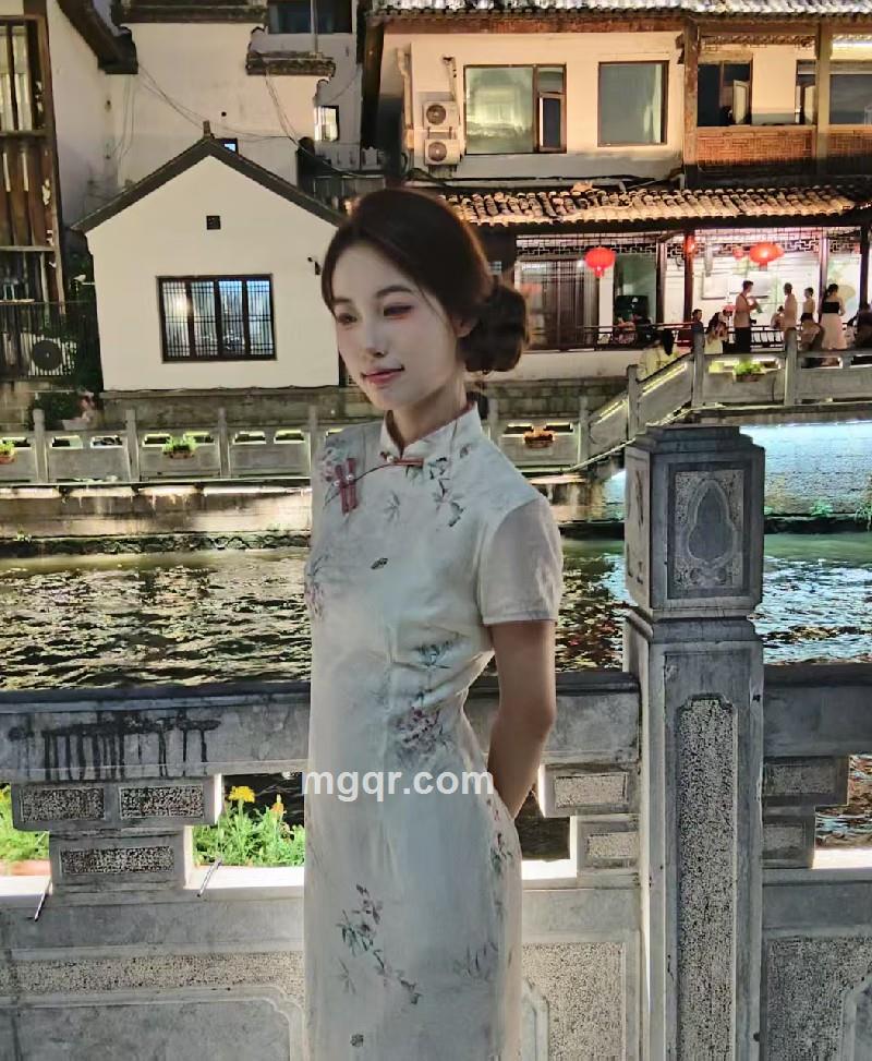 黄华乃的第1张照片