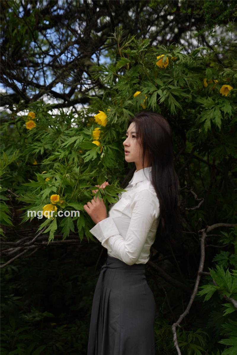 菀菀类卿的第2张照片