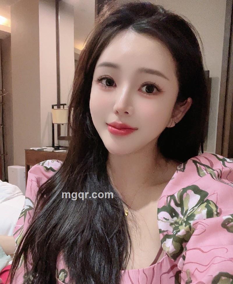 爱吃鱼的小花猫的照片