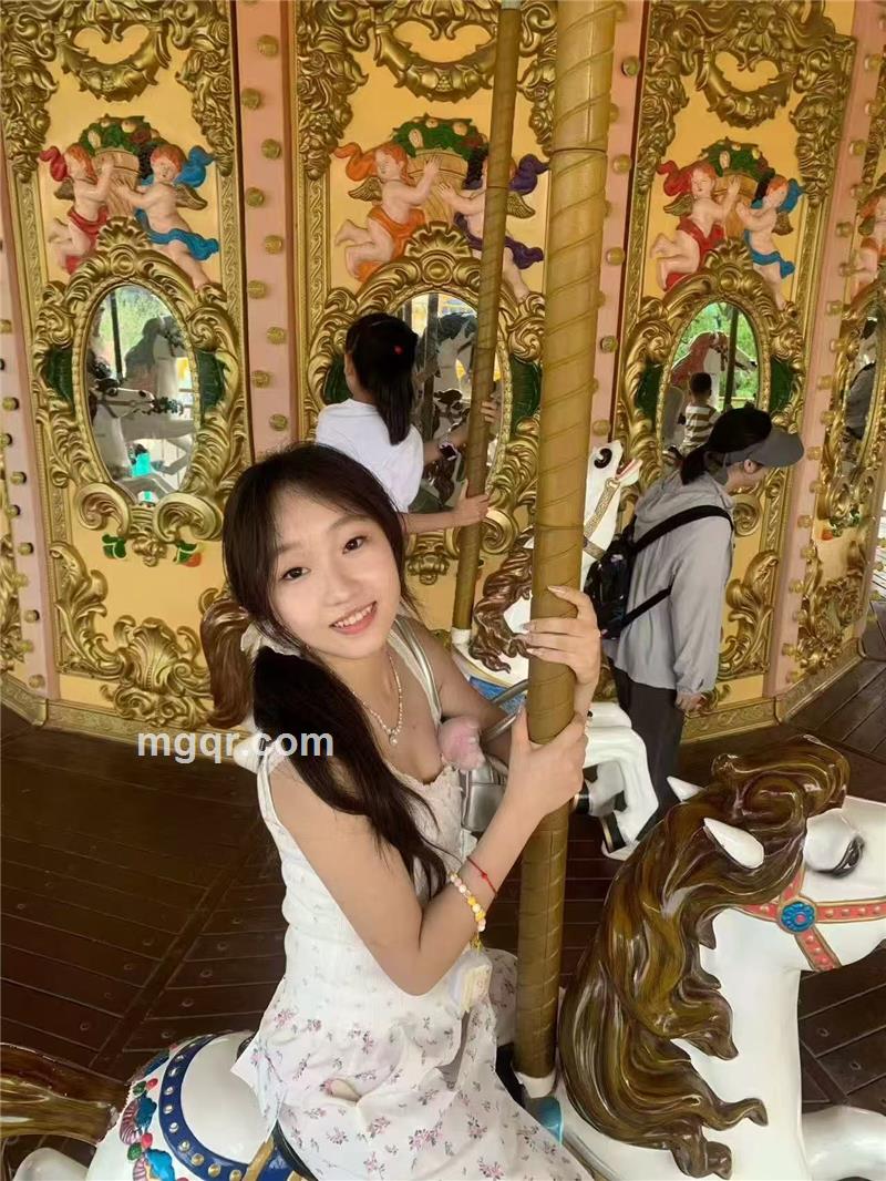 半眠学妹的照片