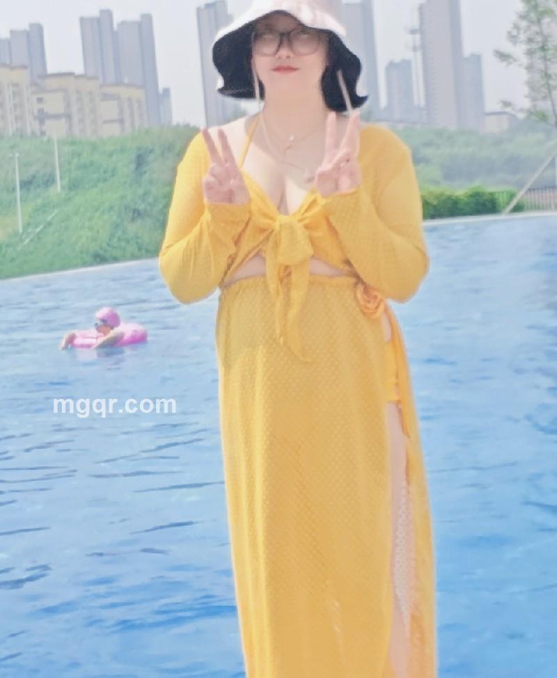 丰满妞儿的第2张照片