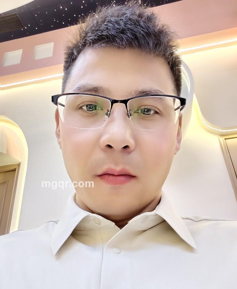 帅小伙2025的照片
