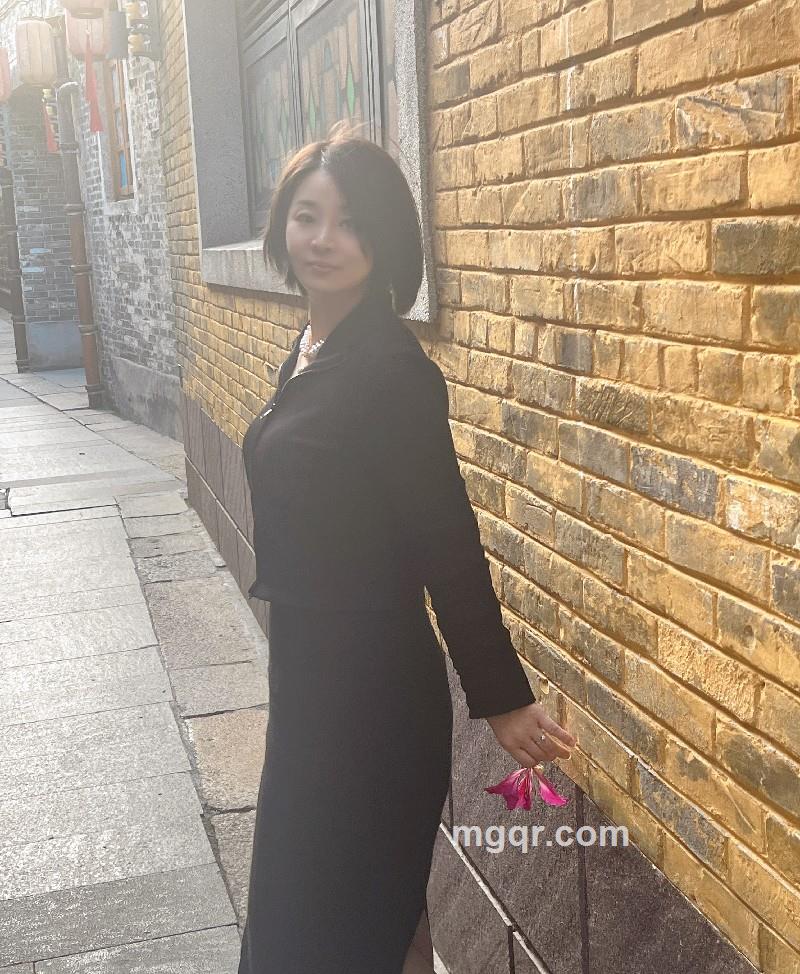 有故事的女人的照片