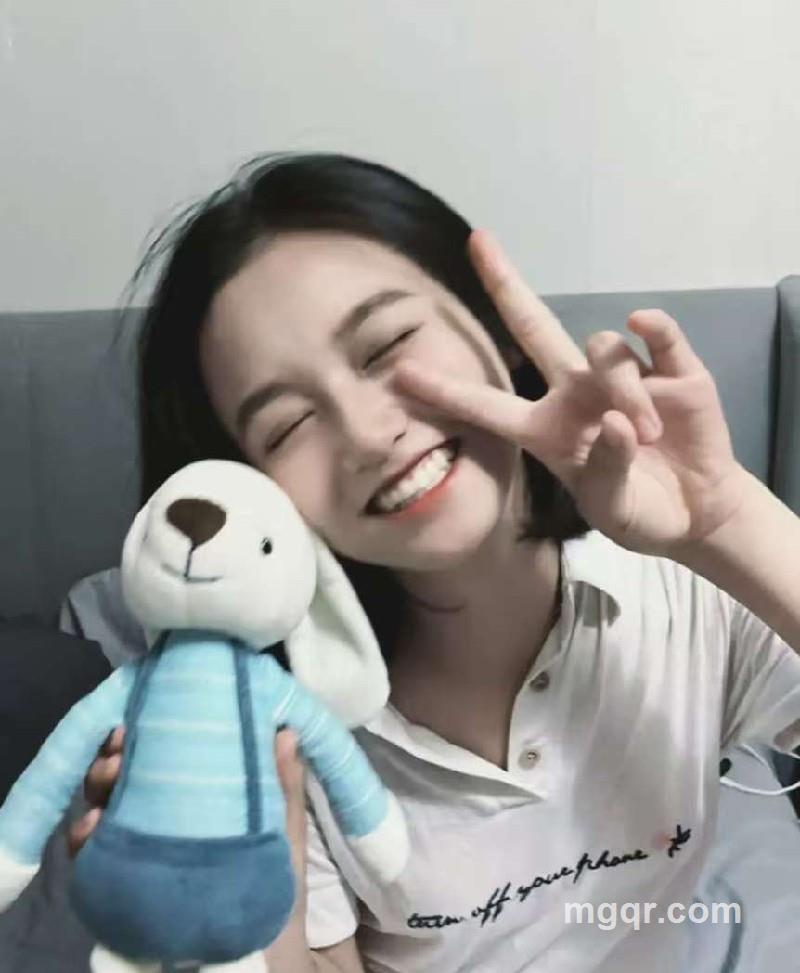 比熊草莓的照片