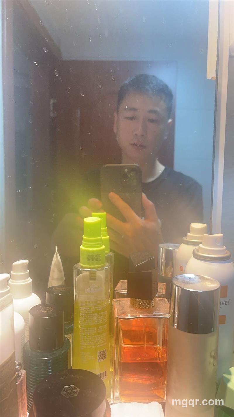 阿龙的照片