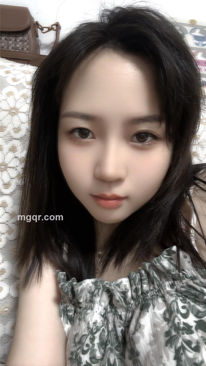 冰凌蔷薇女孩的照片