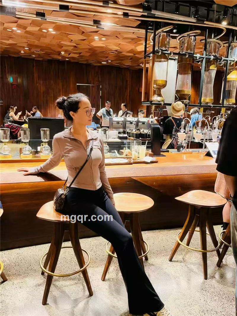 爱哭的妞儿的第1张照片