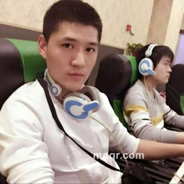 passer-by的第1张照片