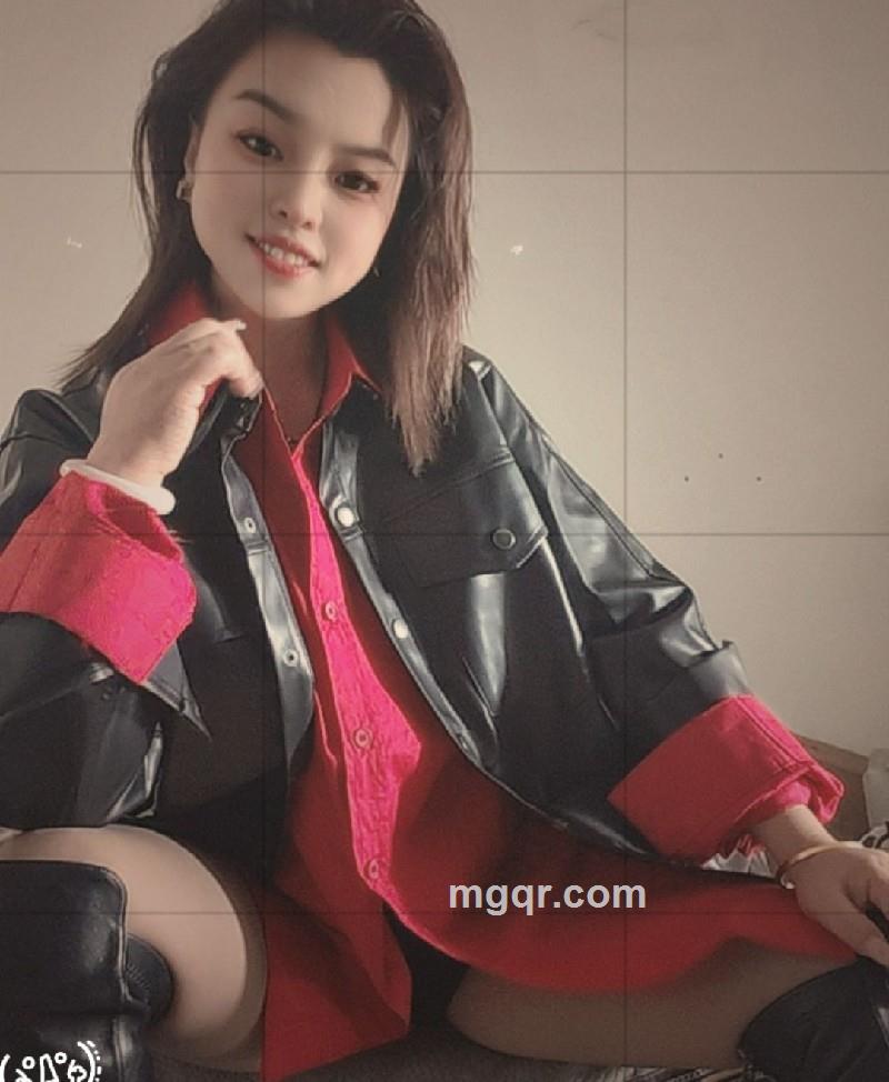 高低整两杯的照片