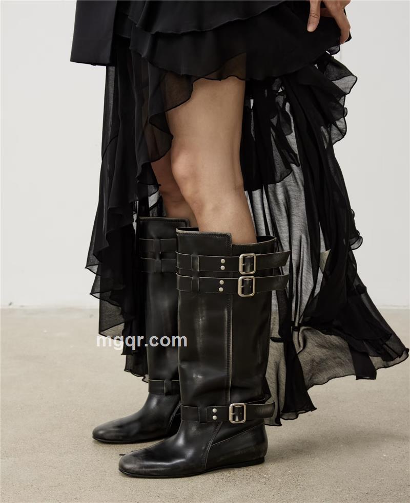 认真的找的照片