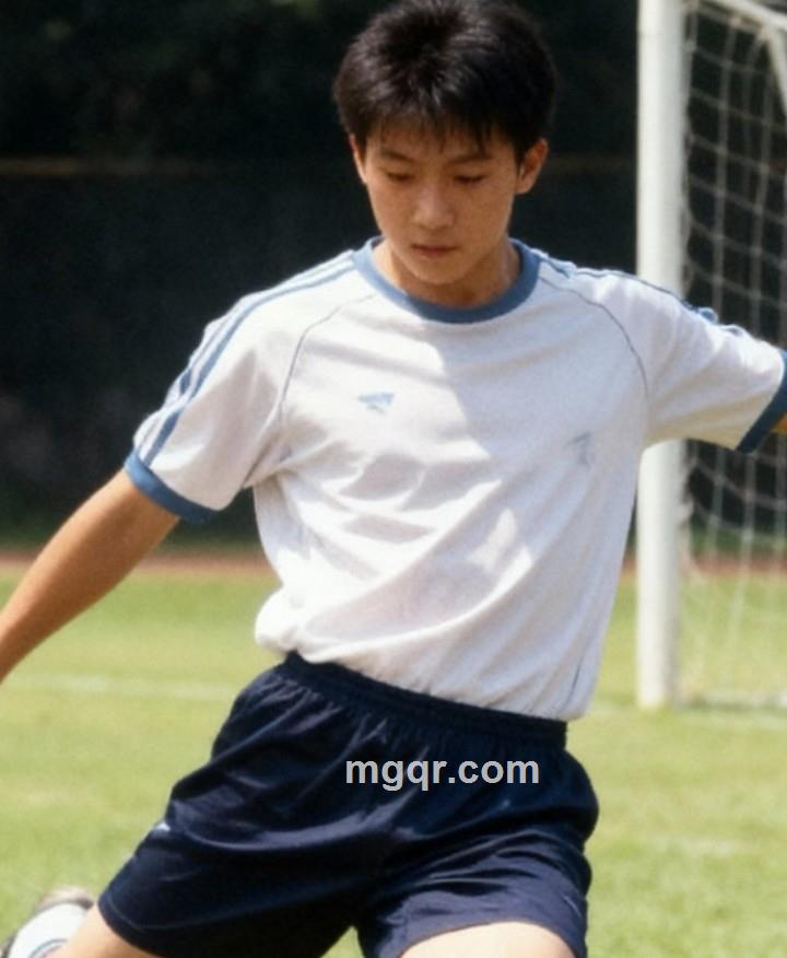 走向光亮的照片