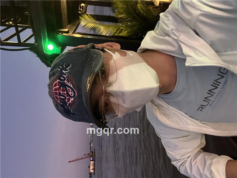 奔跑的蜗牛的照片