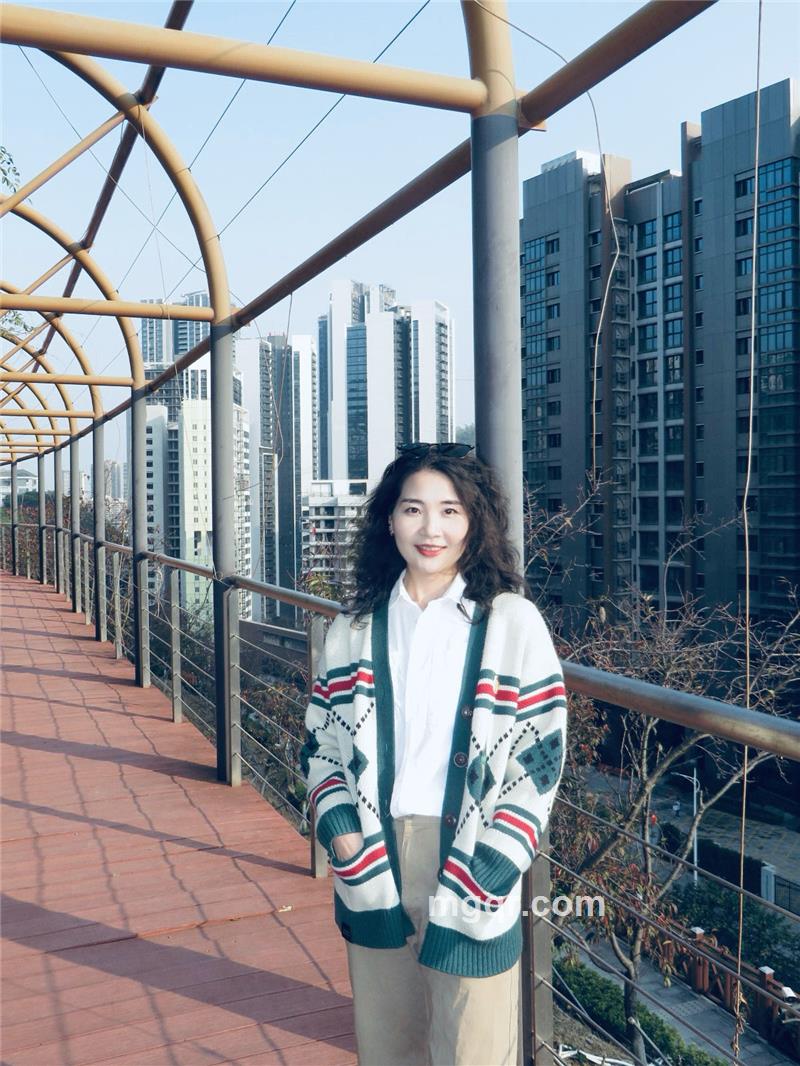 吖吖的第2张照片