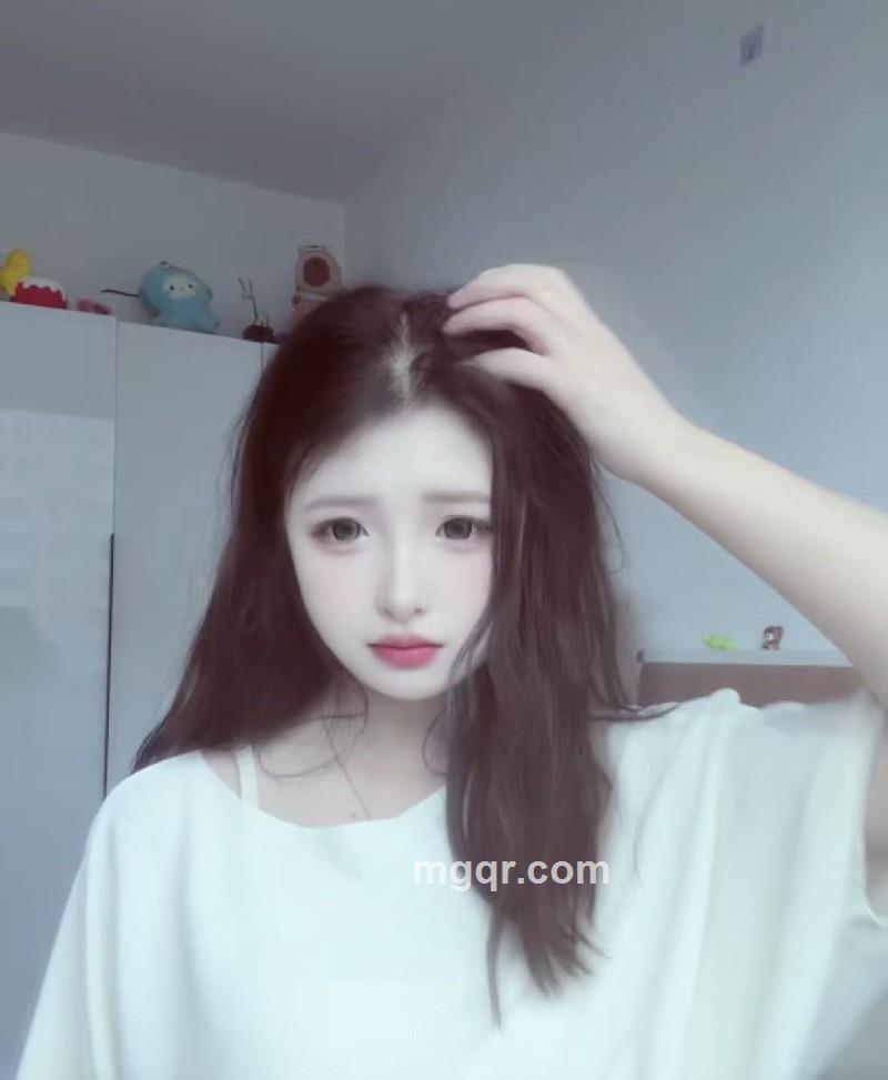 谦虚的地摊妹的照片