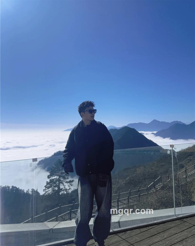 剑与玫瑰的照片