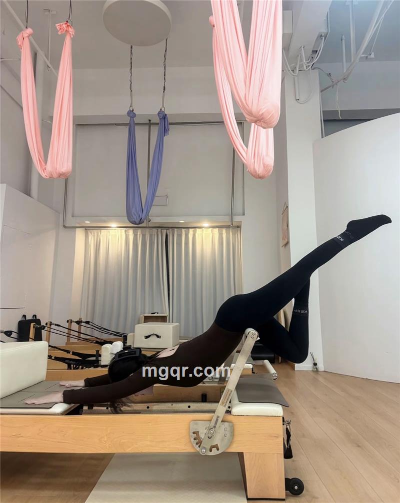 仰望天空的照片