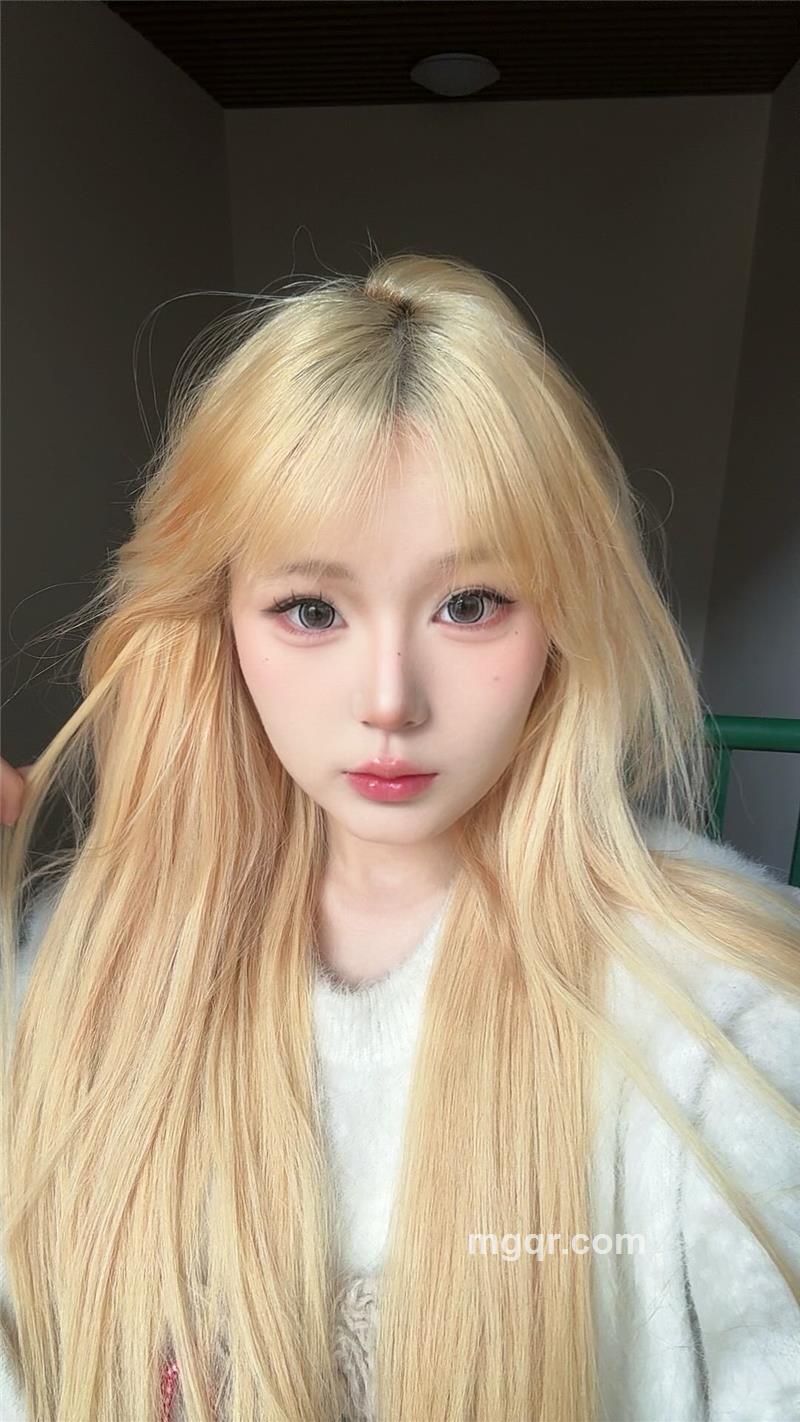 电竞少女七七的照片