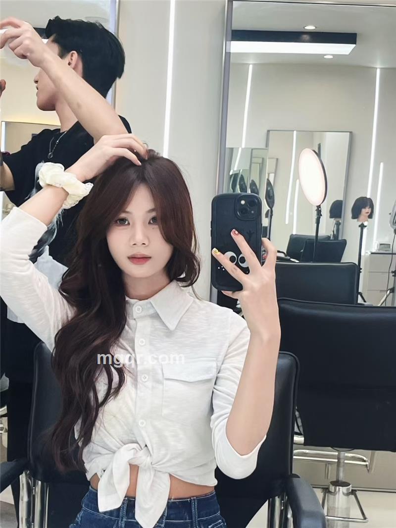 谜霓丫的第1张照片