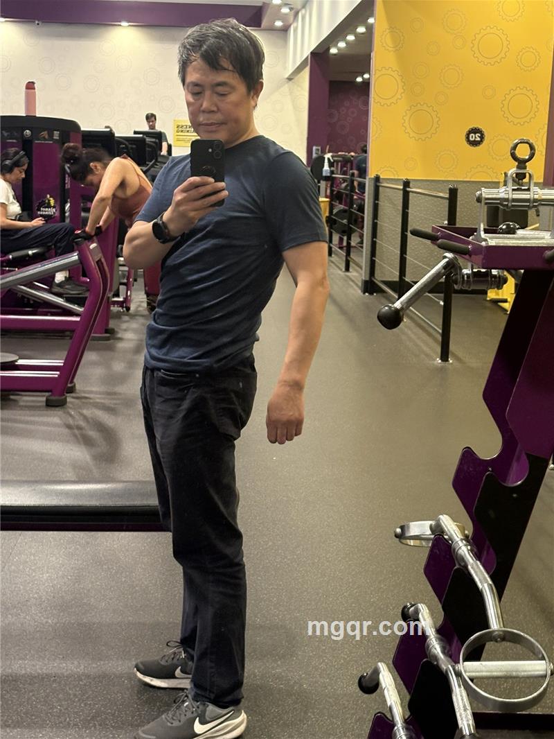 枫在风中的照片