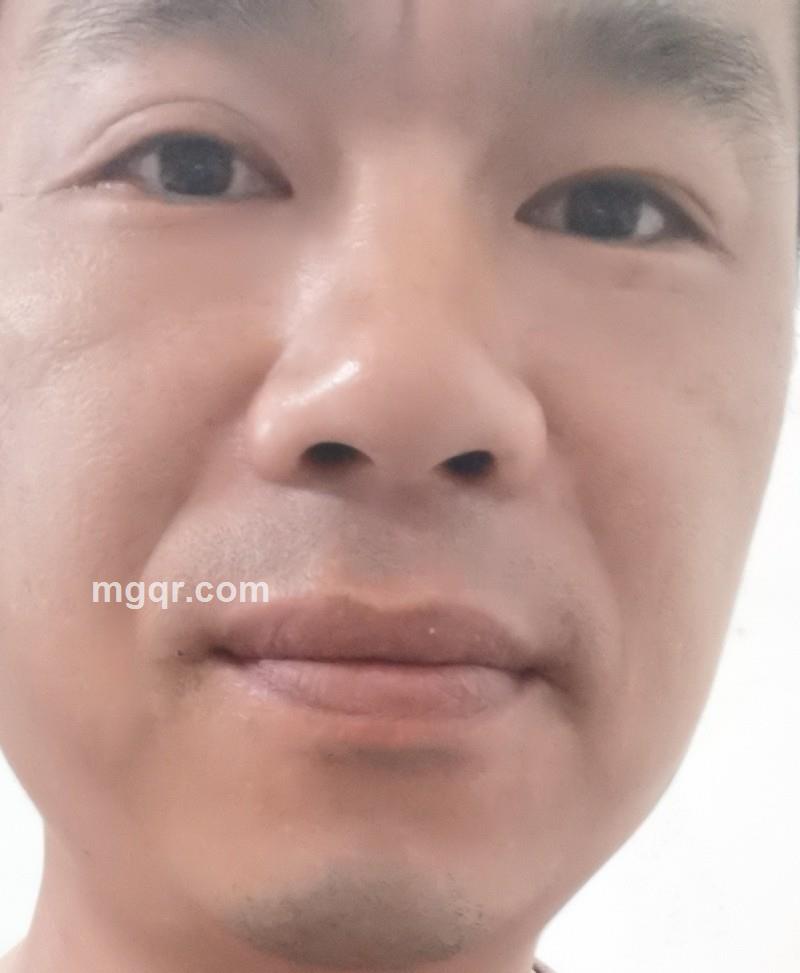 温柔严谨的景天的照片