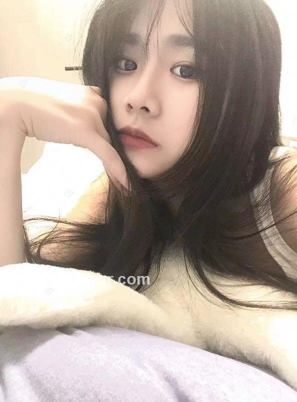 快乐女孩的照片