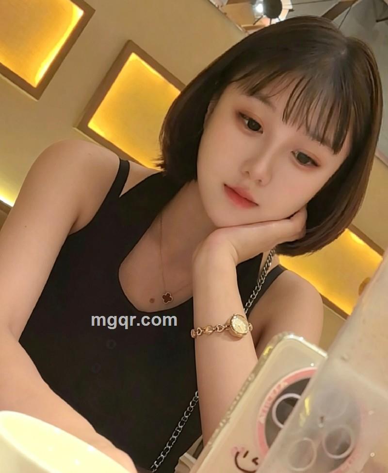 严莉莉的照片