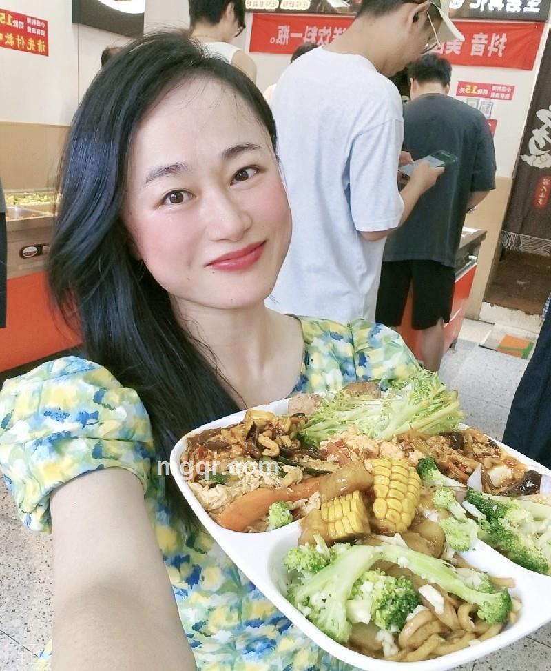叶叶子子的照片