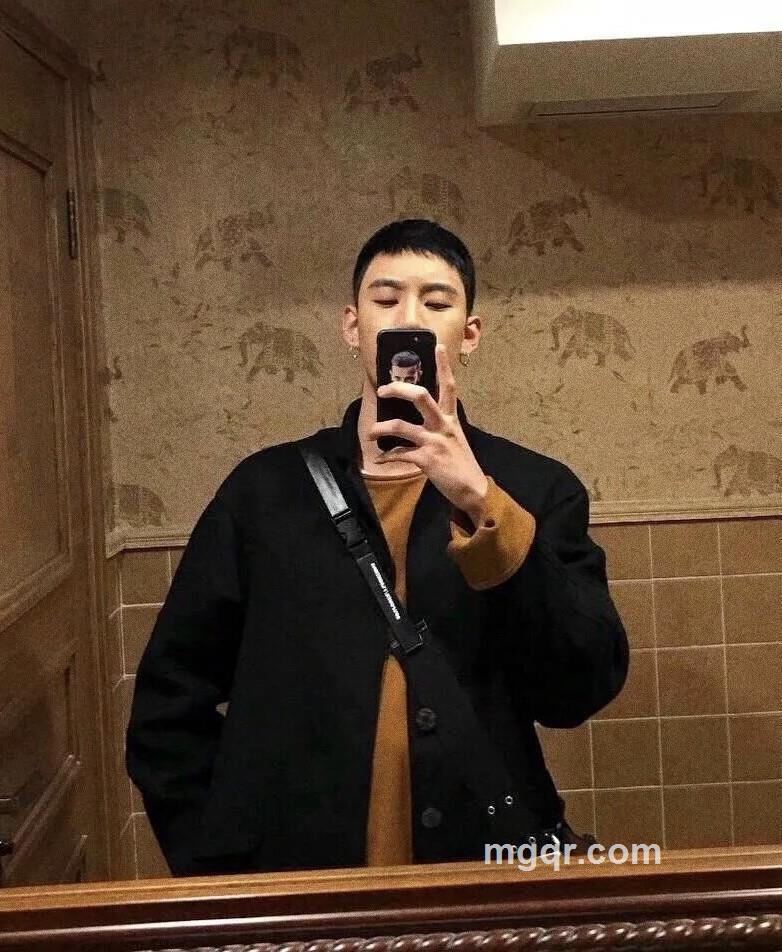不语悲。的照片