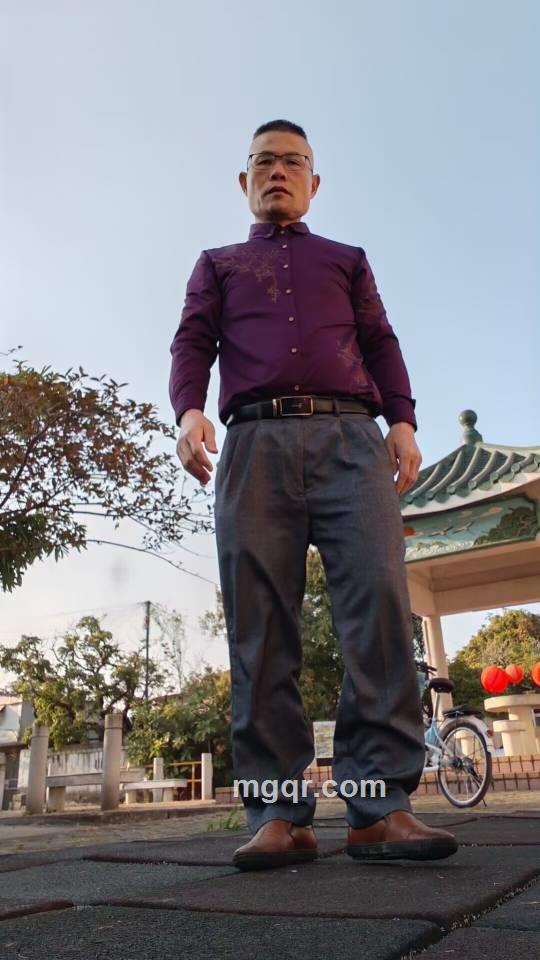 身强力壮离异男的照片