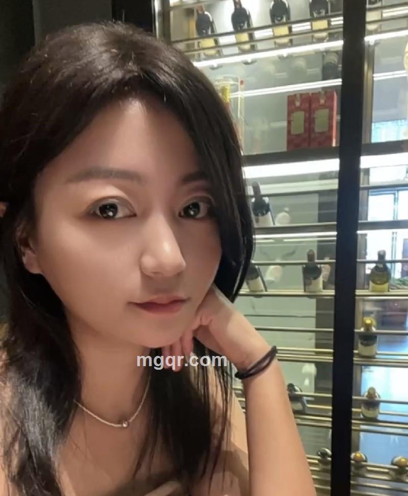 嗯哼小姐的照片