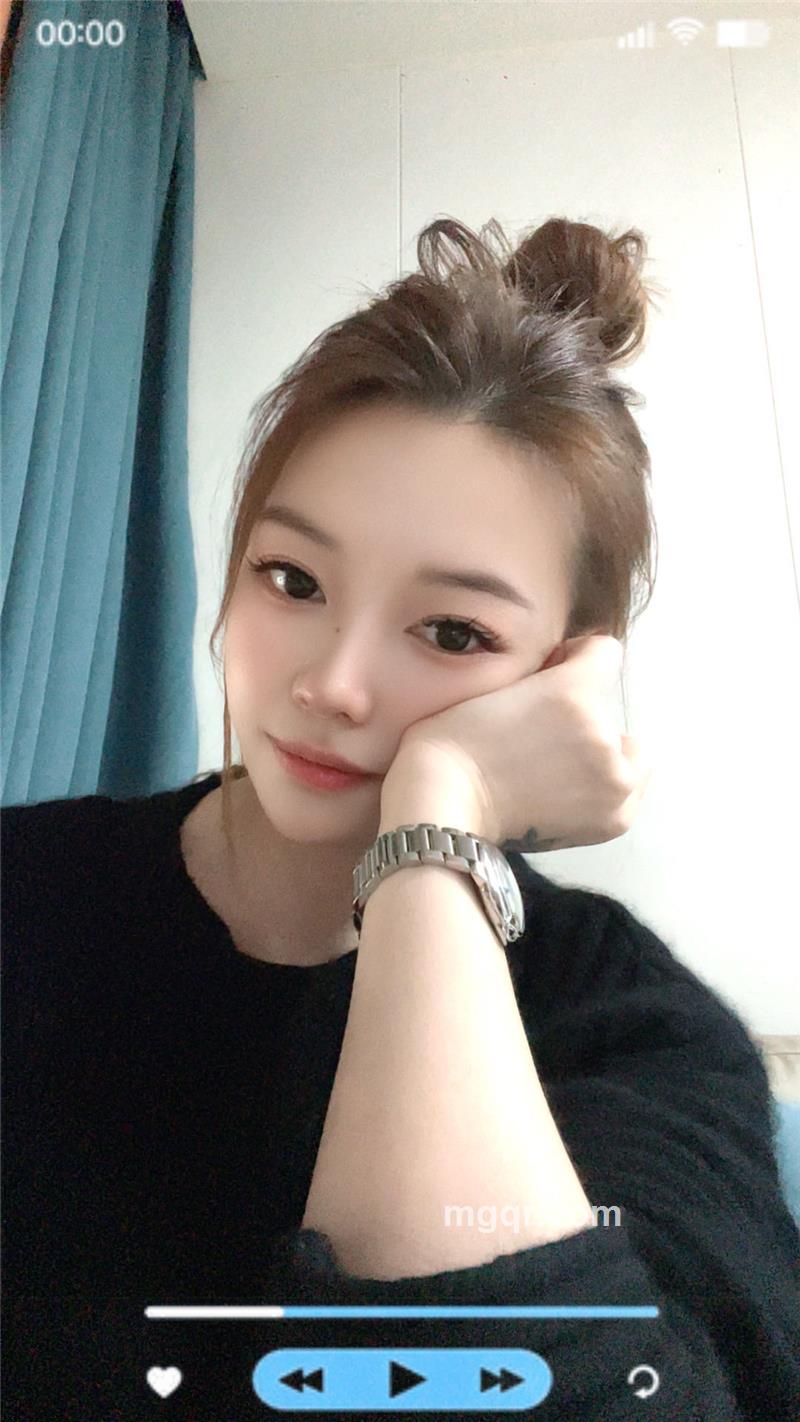 漂亮小妞的照片
