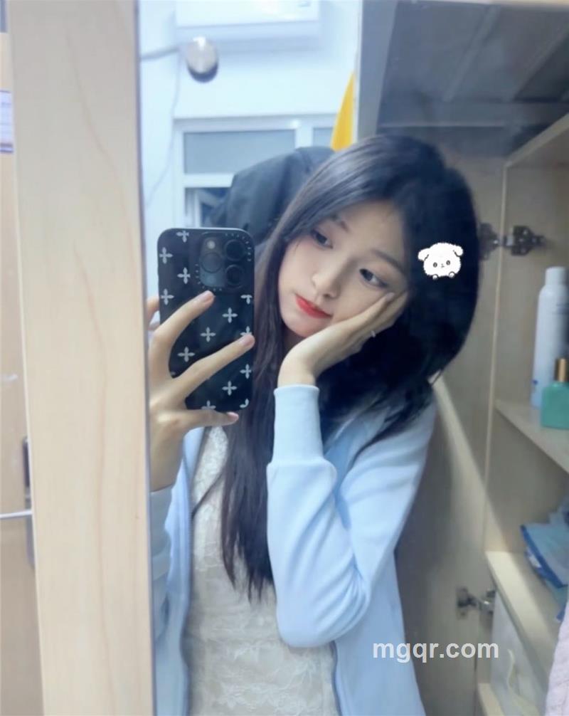 小妍的照片